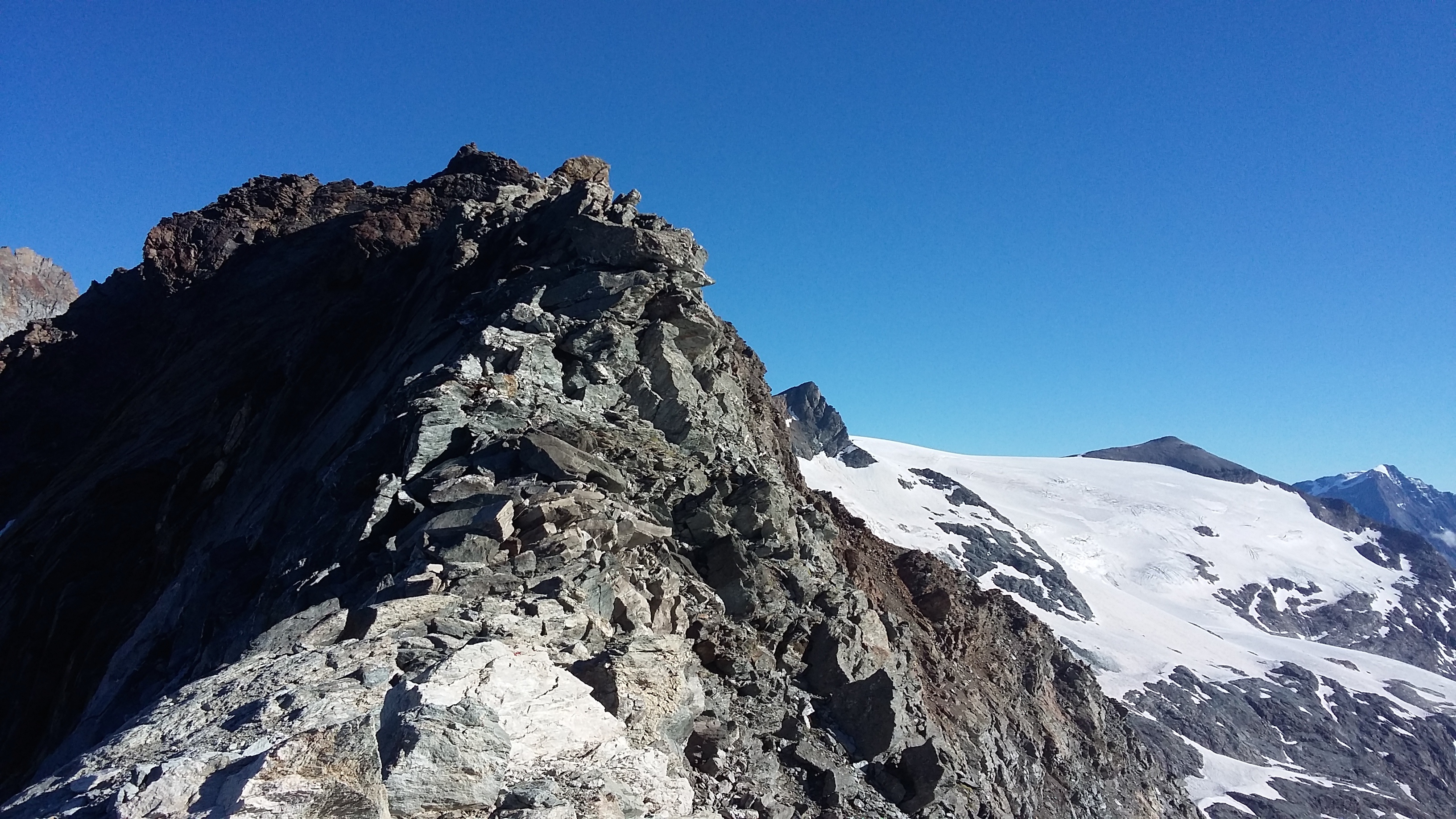 La traversée des arêtes du génépi