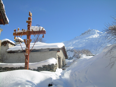 four à pain et croix du Villaron